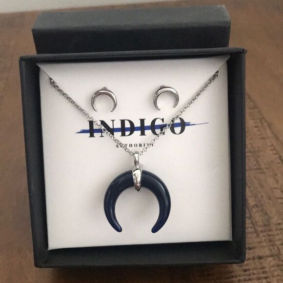 Crescent Horn - Long Necklace & Earring Set - NEW! - Picture 2 of 3